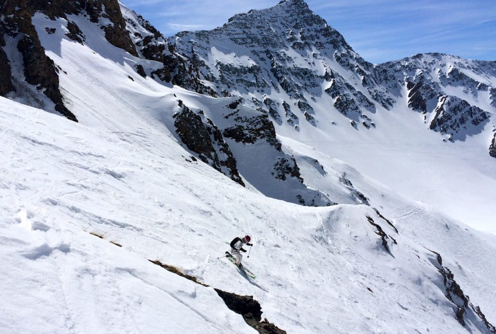 what-is-off-piste-skiing-all-mountain-performance