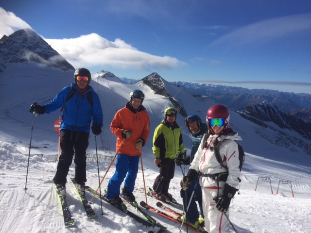 Group skiing course in November