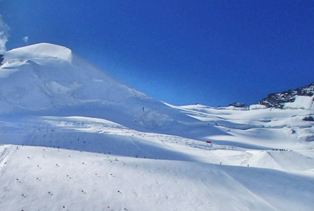 Early season skiing in Saas-Fee